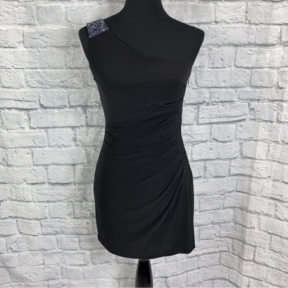 JS boutique one shoulder rouched dress w/sequin appliqué black sz 6